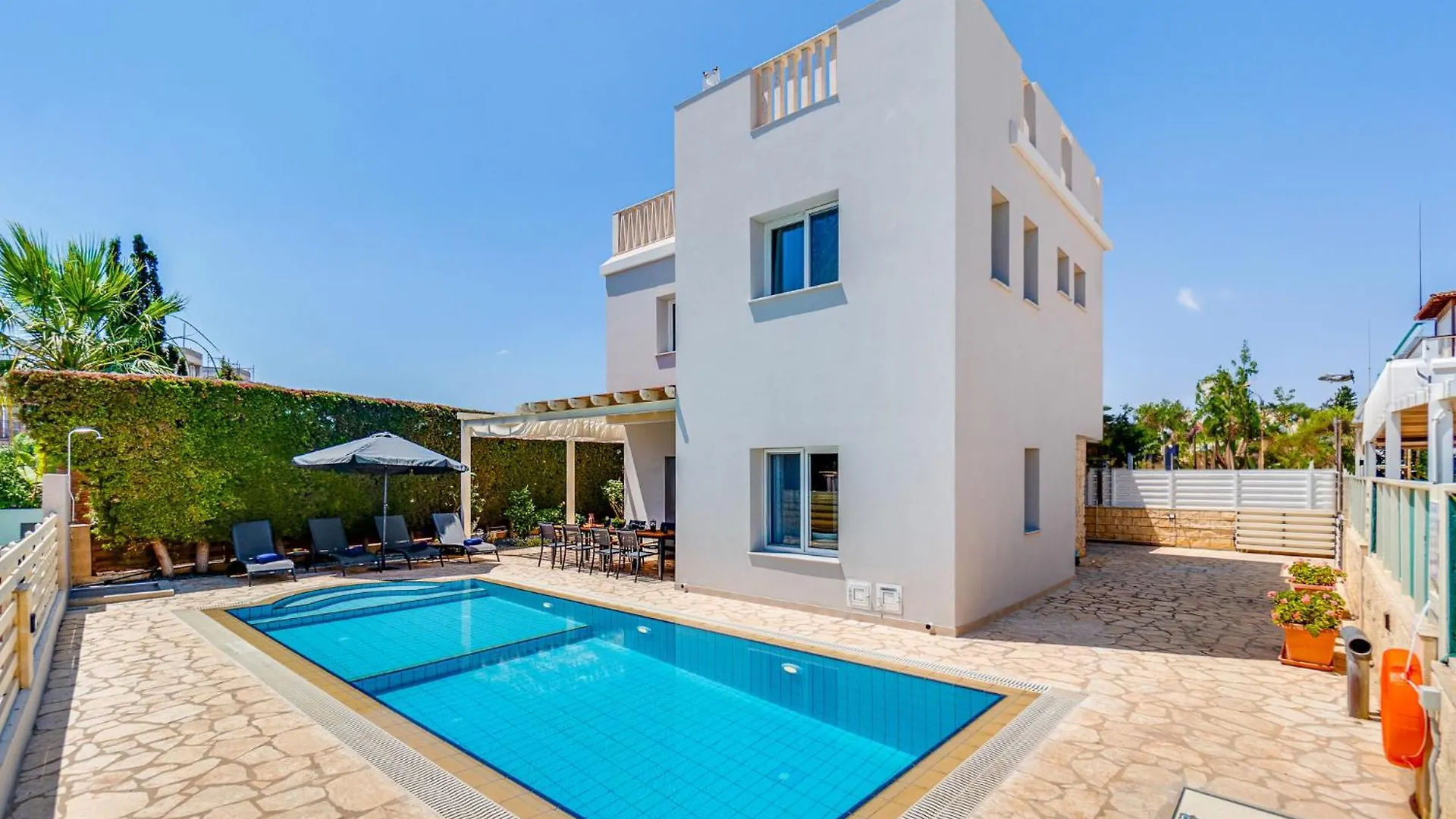 Blue Velvet Villa By Ezoria Villas Protaras